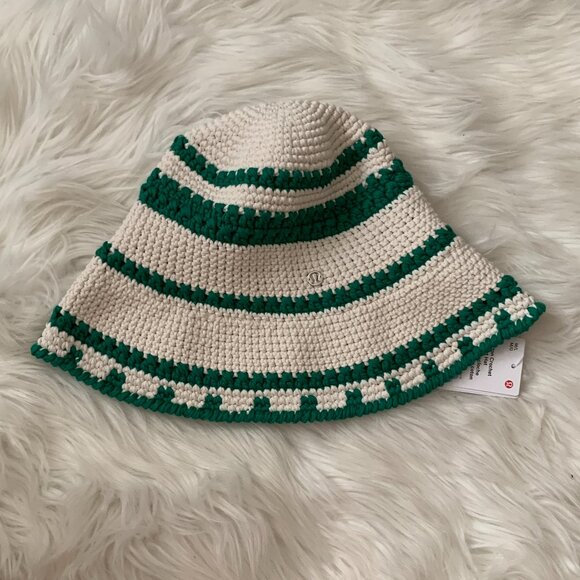 LULULEMON Cotton Crochet Bucket in Light Ivory/Raceway Green Sz M/L - Picture 1 of 5
